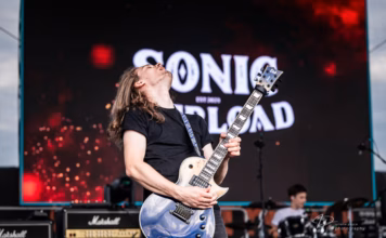 A picture of Sonic Overload in concert taken by Iuliana Pasca