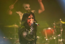 Picture of the gothic metal band Lacuna Coil in concert taken by Lennart Håård