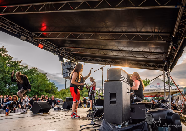 Picture of Gnoj in concert taken by Iuliana Pasca