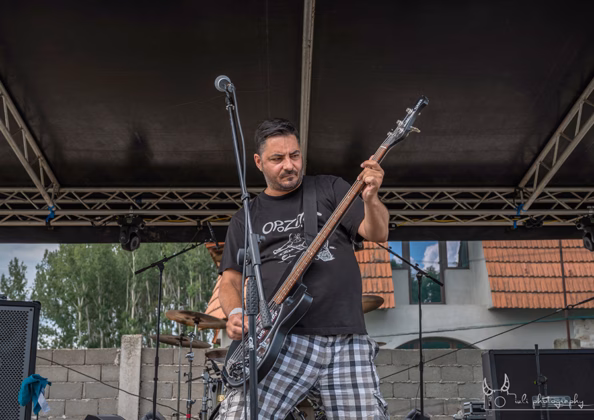 Picture of Los Pogos in concert taken by Iuliana Pasca