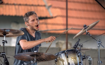 Picture of Los Pogos in concert taken by Iuliana Pasca