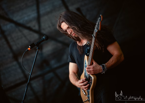Picture of Sylvaine in concert taken by Iuliana Pasca