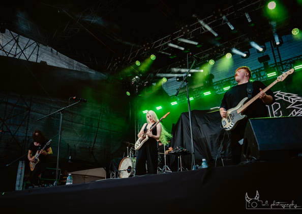 Picture of Sylvaine in concert taken by Iuliana Pasca