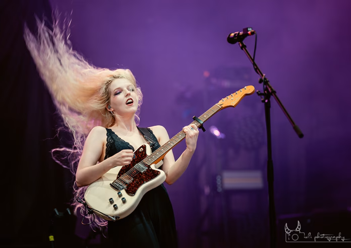 Picture of Sylvaine in concert taken by Iuliana Pasca