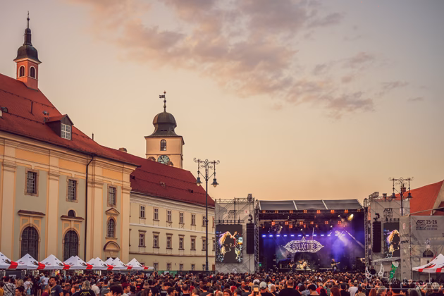 Picture of Sylvaine in concert taken by Iuliana Pasca