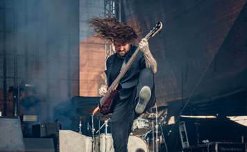 Picture of Vestige in concert taken by Iuliana Pasca