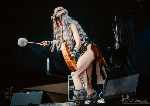 Picture of Eihwar in concert taken by Iuliana Pasca