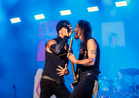 Picture of Extreme in concert taken by Iuliana Pasca