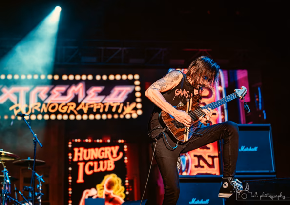 Picture of Extreme in concert taken by Iuliana Pasca