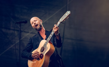 Picture of Sivert Høyem in concert taken by Iuliana Pasca