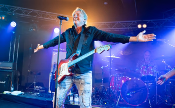 A picture of FM in concert taken by Dan Leo Lindeberg