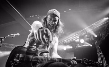 A picture of Cruzh in concert taken by Dan Leo Lindeberg