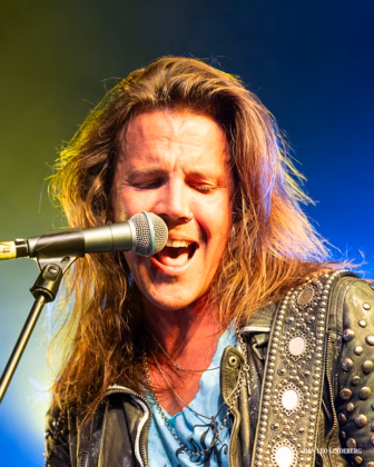 Picture of Crazy Lixx in concert taken by Dan Leo Lindeberg