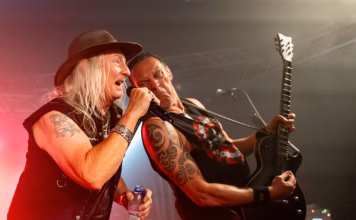 Picture of Treat in concert taken by Dan Leo Lindeberg