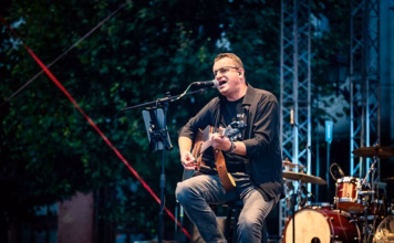 Picture of Old Ones in concert taken by Iuliana Pasca
