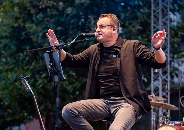 Picture of Old Ones in concert taken by Iuliana Pasca