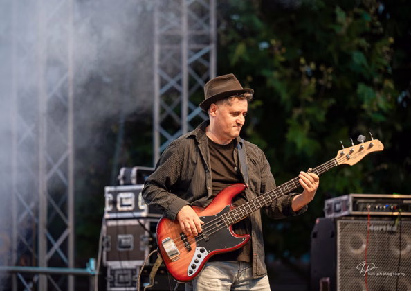 Picture of Old Ones in concert taken by Iuliana Pasca