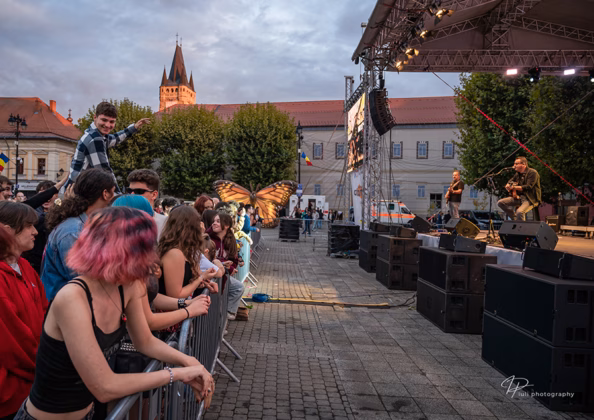 Picture of Old Ones in concert taken by Iuliana Pasca
