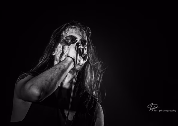 Picture of Guru in concert taken by Iuliana Pasca