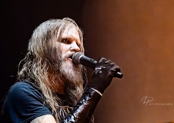 A picture of Kampfar in concert taken by Iuliana Pasca