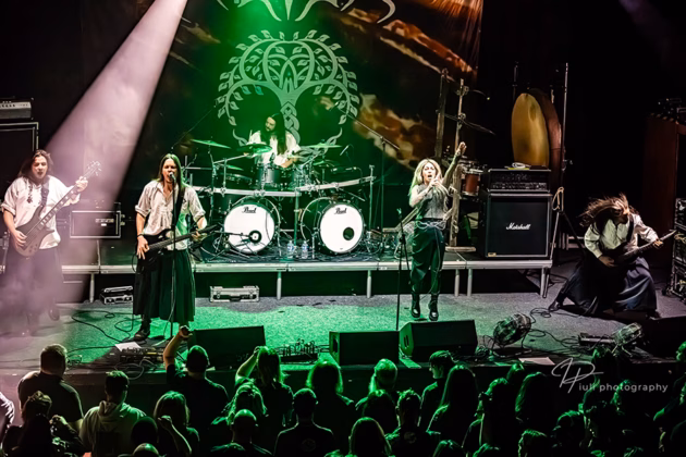 Picture of Dalriada in concert taken by Iuliana Pasca