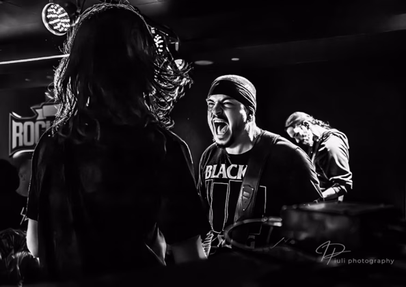 Picture of Crumble in concert taken by Iuliana Pasca