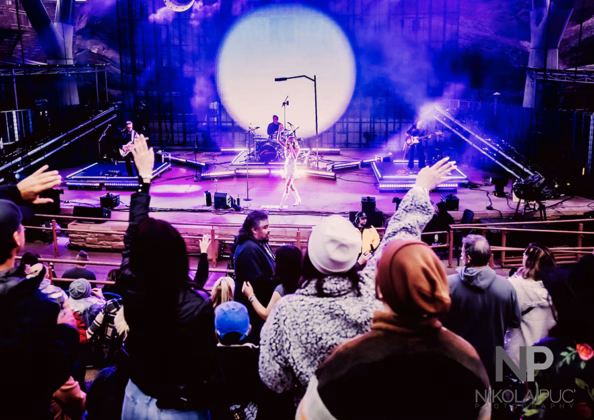 Picture of Cannons taken in concert by Nikolai Puc