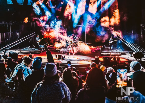Picture of Cannons taken in concert by Nikolai Puc