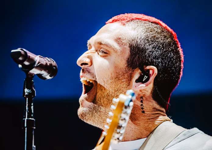 Picture of Lauv taken in concert by Nikolai Puc