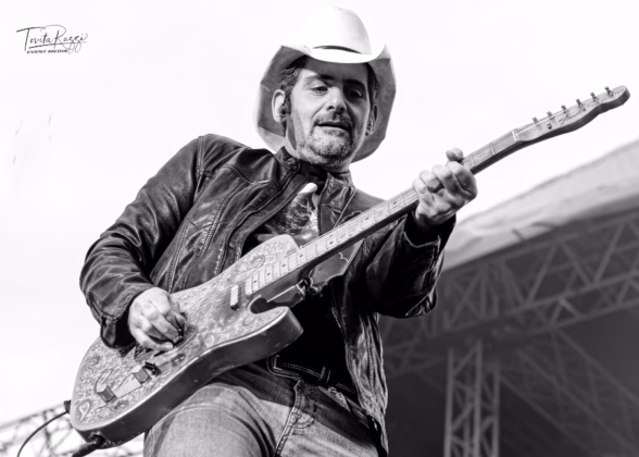 Picture of Brad Paisley in concert taken by Tovita Razzi