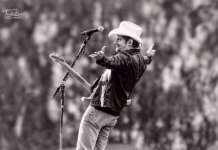 Picture of Brad Paisley in concert taken by Tovita Razzi