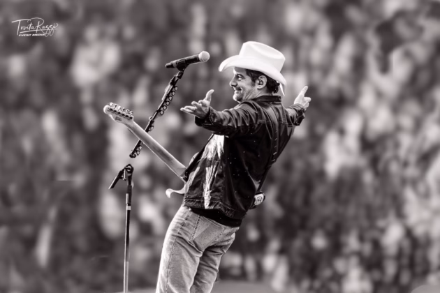 Picture of Brad Paisley in concert taken by Tovita Razzi