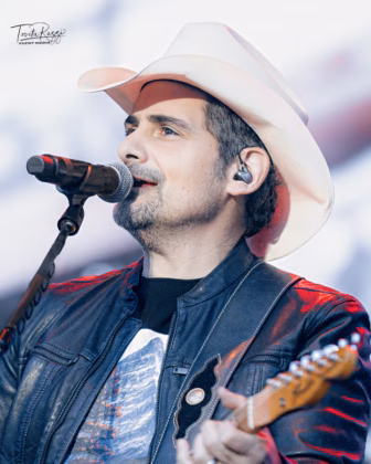 Picture of Brad Paisley in concert taken by Tovita Razzi
