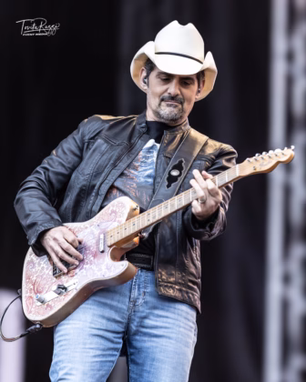 Picture of Brad Paisley in concert taken by Tovita Razzi
