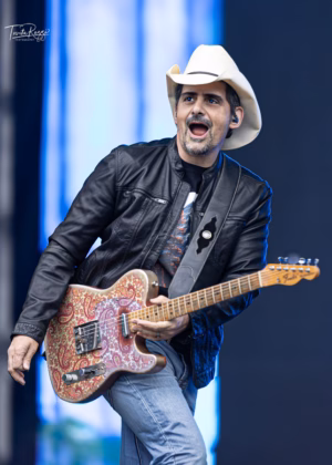 Picture of Brad Paisley in concert taken by Tovita Razzi