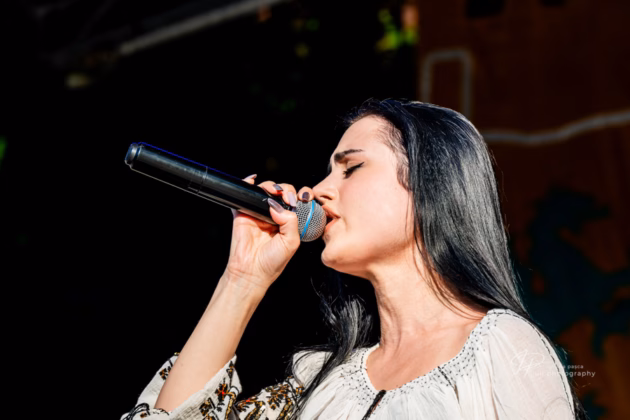 A picture of An Theos in concert taken by Iuliana Pasca