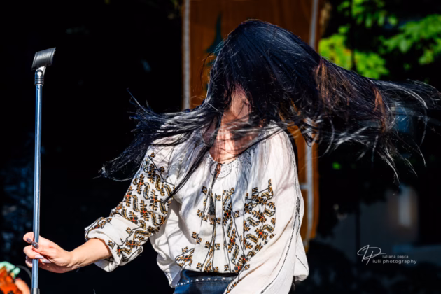 A picture of An Theos in concert taken by Iuliana Pasca