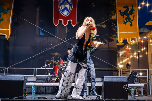 A picture of Ilinca in concert taken by Iuliana Pasca