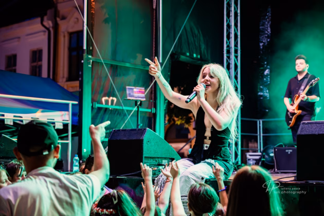 A picture of Ilinca in concert taken by Iuliana Pasca