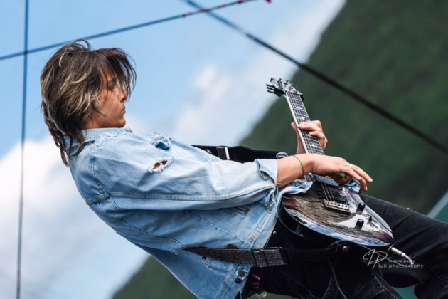 A picture of B&euml;smeth in concert taken by Iuliana Pasca