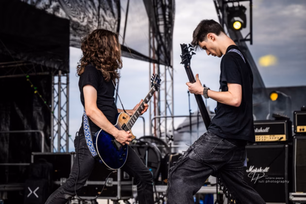 A picture of Sonic Overload in concert taken by Iuliana Pasca