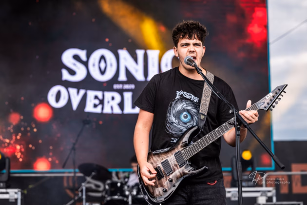 A picture of Sonic Overload in concert taken by Iuliana Pasca