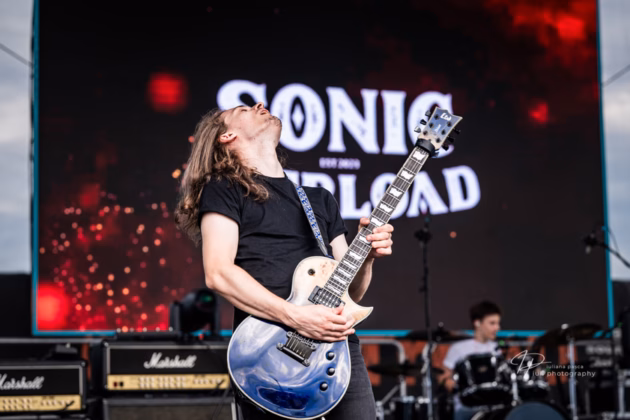 A picture of Sonic Overload in concert taken by Iuliana Pasca