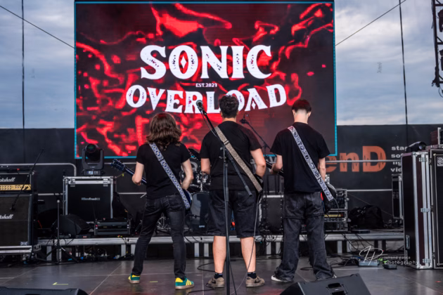 A picture of Sonic Overload in concert taken by Iuliana Pasca