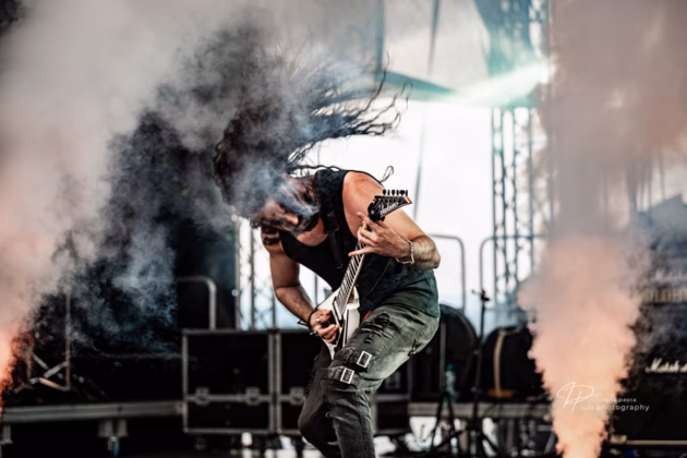 A picture of Risen From Ashes in concert taken by Iuliana Pasca