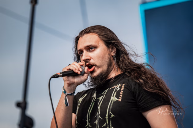 A picture of Risen From Ashes in concert taken by Iuliana Pasca