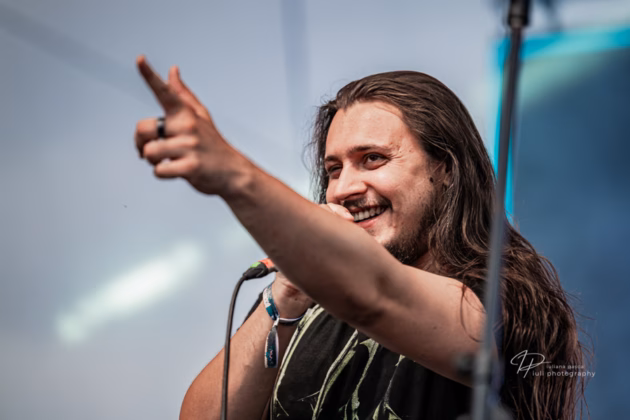 A picture of Risen From Ashes in concert taken by Iuliana Pasca