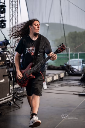 A picture of Risen From Ashes in concert taken by Iuliana Pasca