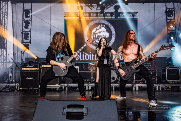 A picture of Sliding Doors in concert taken by Iuliana Pasca