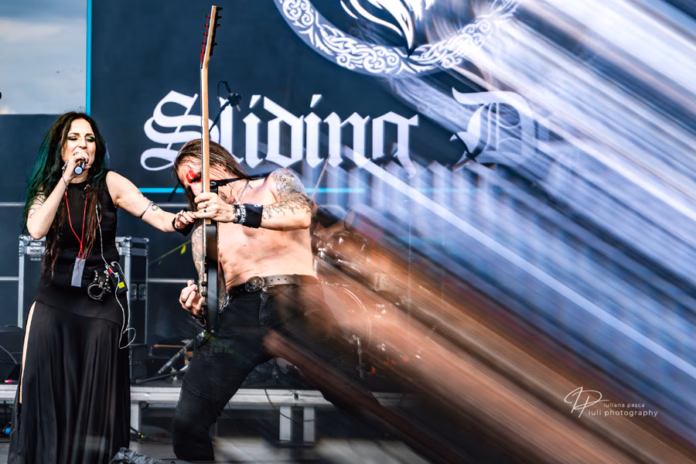 A picture of Sliding Doors in concert taken by Iuliana Pasca